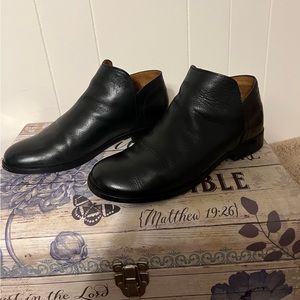 EUC Frye Elyssa size 7 1/2